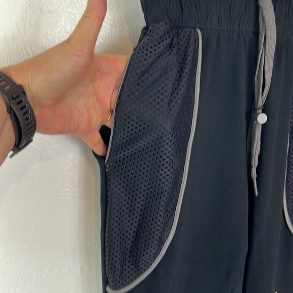 Gymshark Sweatpants Women's Size S Black Heavyweight Cropped Inseam 22.5" - Picture 7 of 14